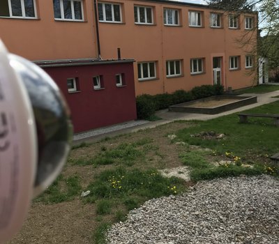 Montáž venkovní kamery Hikvision pro sledování společných prostor