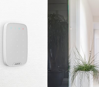 KeyPad - plochá bezdrátová klávesnice pro ovládání systému AJAX