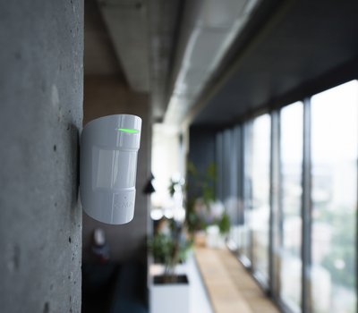 CombiProtect - bezdrátový detektor pohybu a tříštění skla